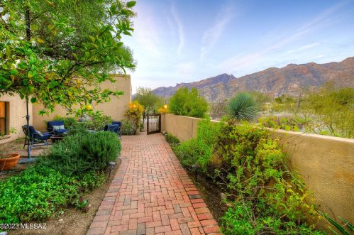 4824 Camino De Los Olivos, Tucson, AZ 85718-3716