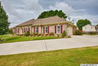 14000 Cromwell Cir, Huntsville, AL 35803-3664