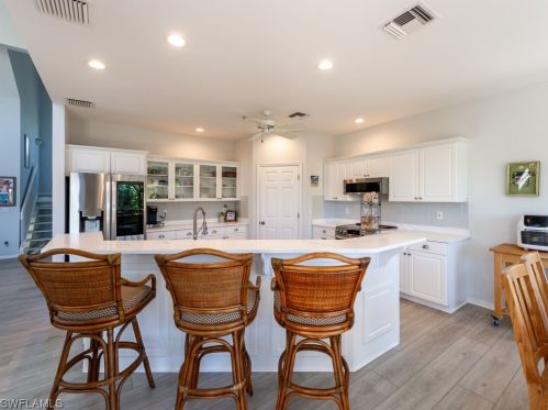 5298 Umbrella Pool Rd, Sanibel FL  33957-2407 exterior