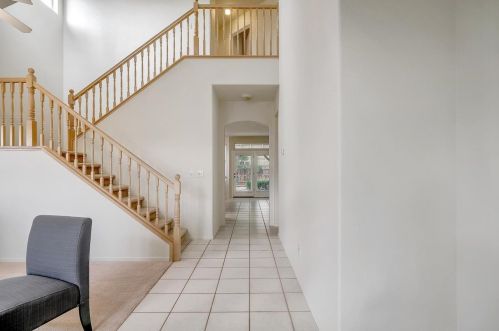 1975 Hastings Dr, Manteca, CA 95336-7044