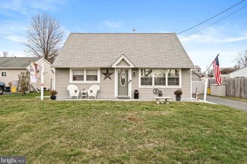 23 Dunmore Ave, Trenton, NJ 08618-1937