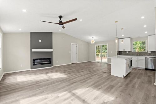 4992 Stone Trce, Stone Mountain GA  30083-6008 exterior