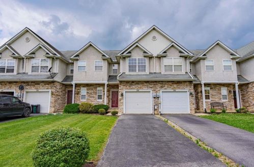 230 Maple Ct, Alburtis, PA 18011-9596
