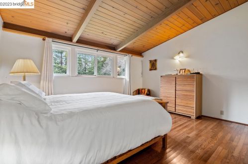 8 Rae Dr, Orinda CA  94563-4360 exterior