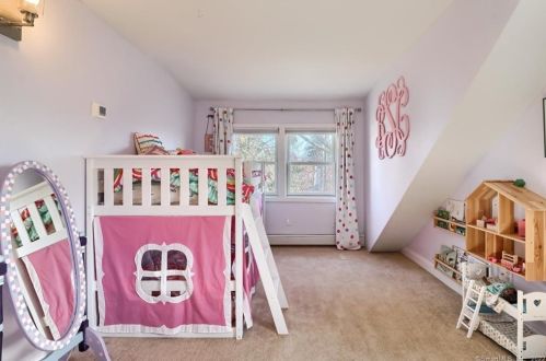 41 Albin Rd, Stamford CT  06902-5412 exterior
