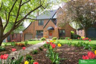 2524 53rd St, Omaha, NE 68104-4202