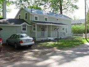 10 Thompson St, Broadalbin, NY 12025-2127
