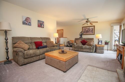 1022 Roberta Ave, Waukesha, WI 53186-6715
