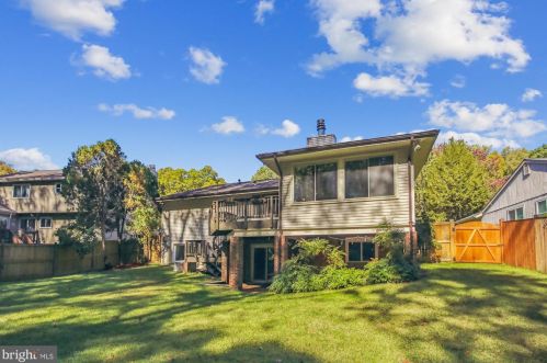 6211 Fushsimi Ct, Springfield VA  22015-3451 exterior