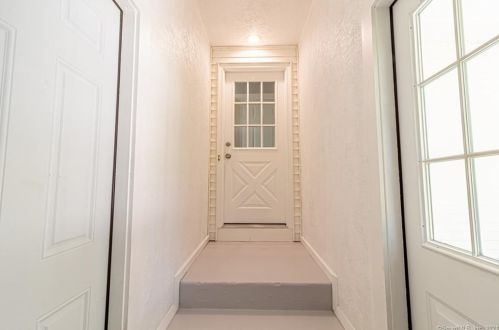 23 Mcintosh Ave, Uncasville CT  06382-2227 exterior