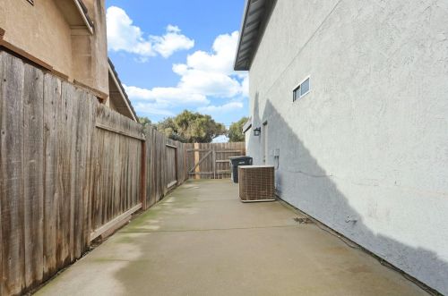 293 Crane Rd, Valley Home CA  95361-8106 exterior