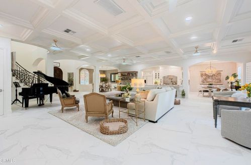 840 Fairway Dr, Bakersfield CA 93309-2416 exterior