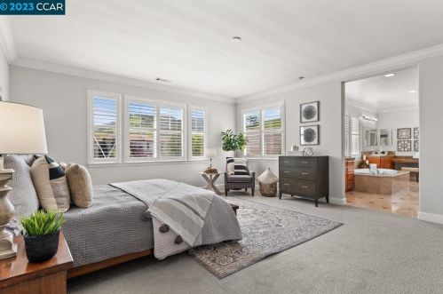 952 Maplegate Ct, Concord CA  94521-5450 exterior