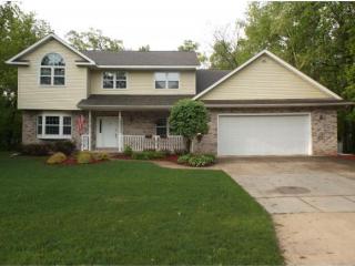 635 Woodland Cir, Waupaca, WI 54981-1081