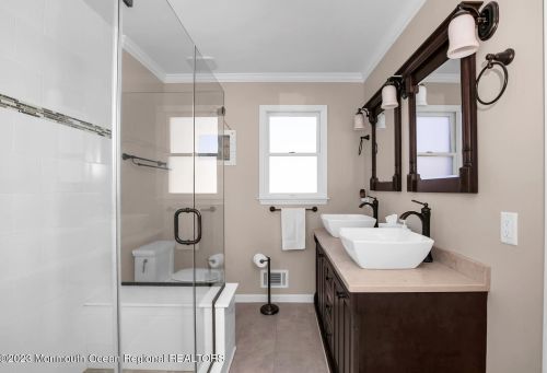 3 Peak St, Monmouth Hills NJ  07732-1821 exterior