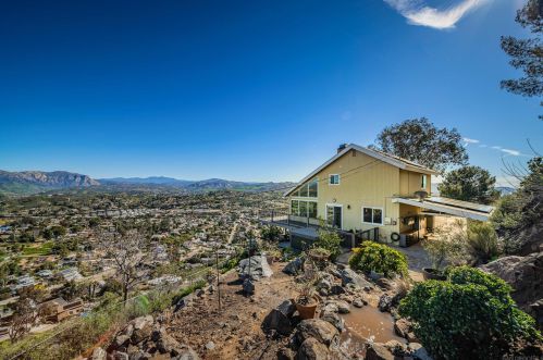 11570 Osage Trl, Lakeside CA  92040-5365 exterior