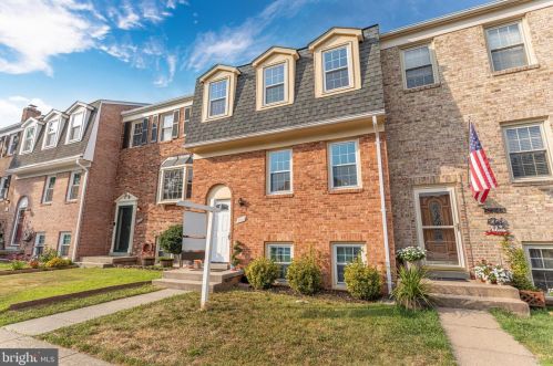 3048 Seminole Rd, Woodbridge, VA 22192-1842