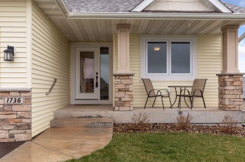 1736 Ducktail Ct, New Johannesburg, WI 54017-7272