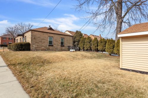 2876 47th St, Milwaukee WI  53210-1752 exterior