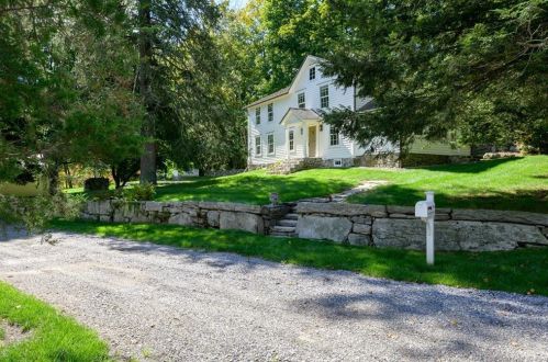 64 High Ridge Rd, Scotts Corners, NY 10576-1604