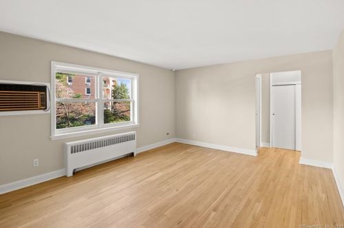 108 Strawberry Hill Ave, Stamford, CT 06902-2563