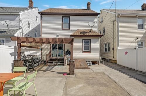 92-26 216th St, Jamaica, NY 11428-1911