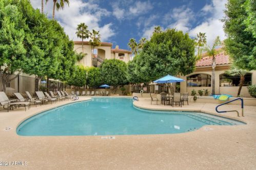 5104 32nd St, Phoenix AZ  85018-1473 exterior