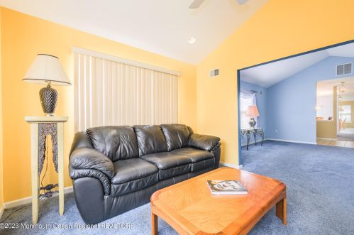 21 Pine Hollow Ln, Lakewood NJ  08701-5714 exterior