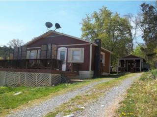 630 Rockingham Rd, Johnson City, TN 37615-2922