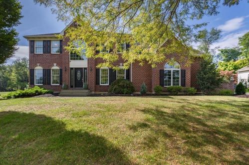 1870 Mill Run Ct, Hellertown, PA 18055-2733