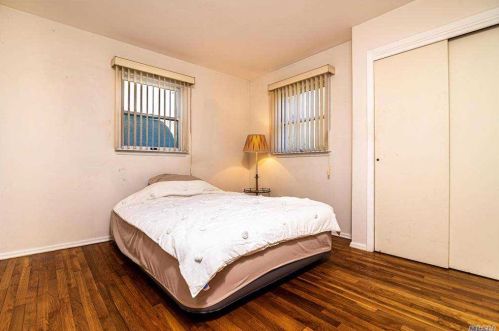 56 Cir Dr, Elwood NY  11731-1211 exterior