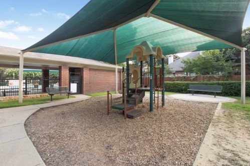 3516 Marquette Dr, Denton TX  76210-8735 exterior