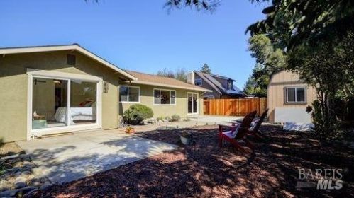 252 Livingston Ave, Vacaville CA  95687-6415 exterior
