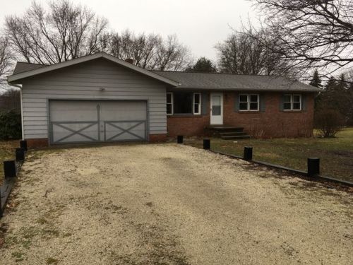 284 Pheasant Dr, Mogadore, OH 44260-2007