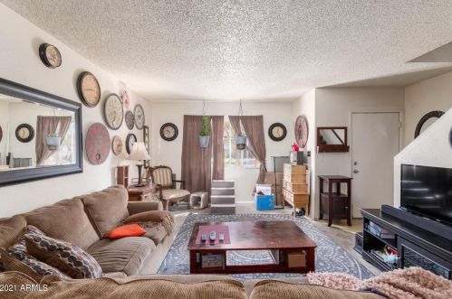 1102 Cheryl Dr, Phoenix AZ 85028-4436 exterior