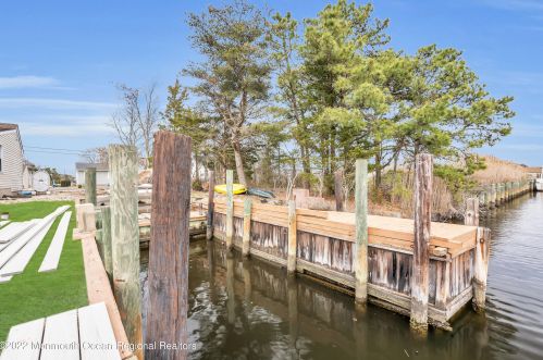 1019 Bowsprit Pt, Lacey Township NJ  08734-2706 exterior