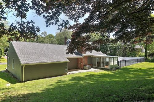 132 Southworth St, Milford, CT 06461-1842