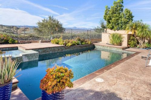 27011 Slate Ct, Santa Clarita, CA 91381-0656