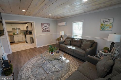 411 6th St, Laurel DE  19956-1363 exterior