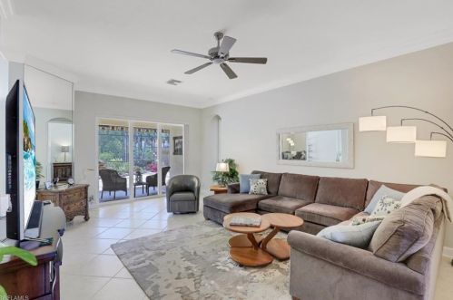 6092 Highwood Park Ln, Naples, FL 34110-2379