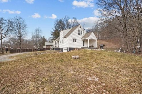 318 Noxon Rd, Poughkeepsie NY  12603-2904 exterior