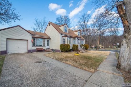2 Rockaway Ave, West Paterson, NJ 07424-2547