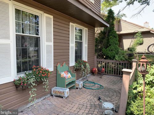 1331 Westminster Dr, Downingtown PA  19335-3652 exterior