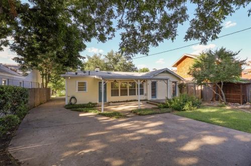 2121 Weatherbee St, Fort Worth TX  76110-1245 exterior