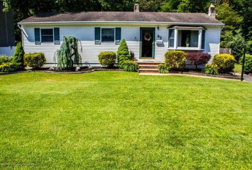 93 Avis Dr, Bricktown, NJ 08724-4437