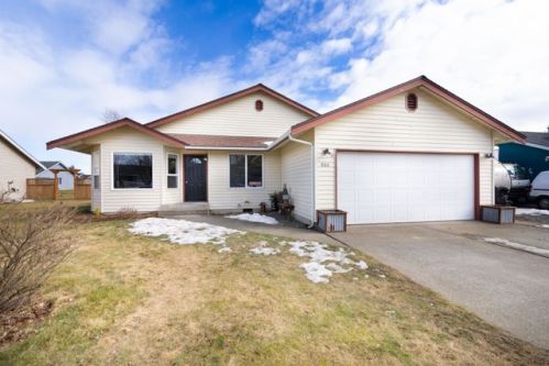860 Fern Dr, Lynden, WA 98264-9740