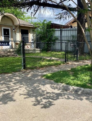 531 7th St, Dallas, TX 75203-1705