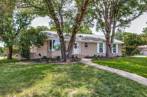 911 Fernwood Dr, Richardson, TX 75080-4935