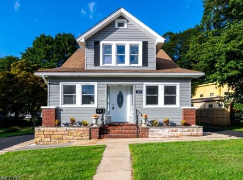 35 Ledgewood Ave, Netcong, NJ 07857-1110