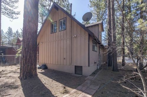 919 Mountain Ln, Big Bear City CA  92314 exterior